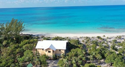 Beautiful home in Pigeon Cay 100 steps away from the Caribbean!