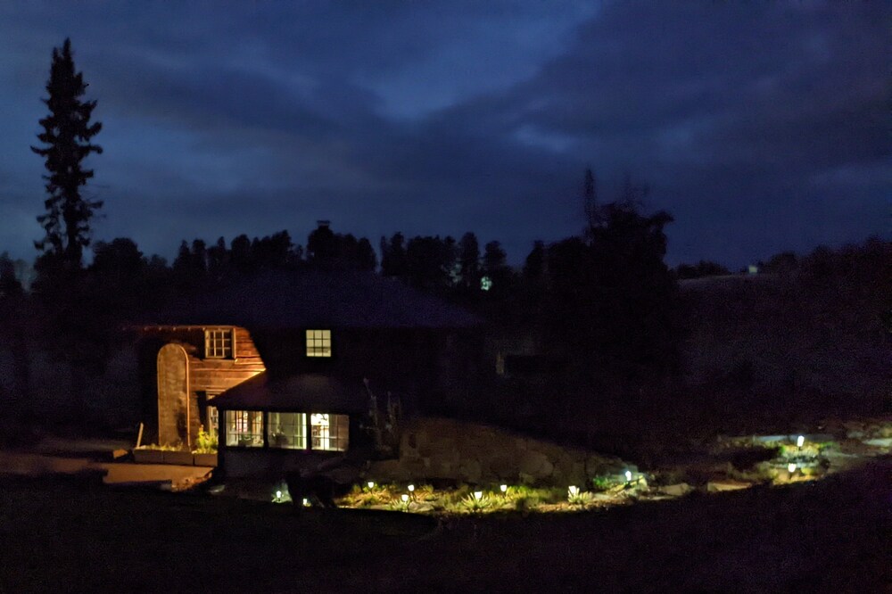 The Homestead on Corral Creek - Adventure Awaits!
Close to all things fun!