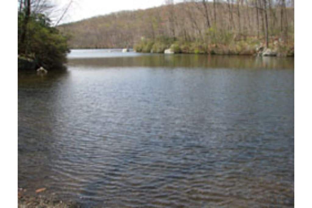 Hudson Valley lake front home less than one hour from NYC