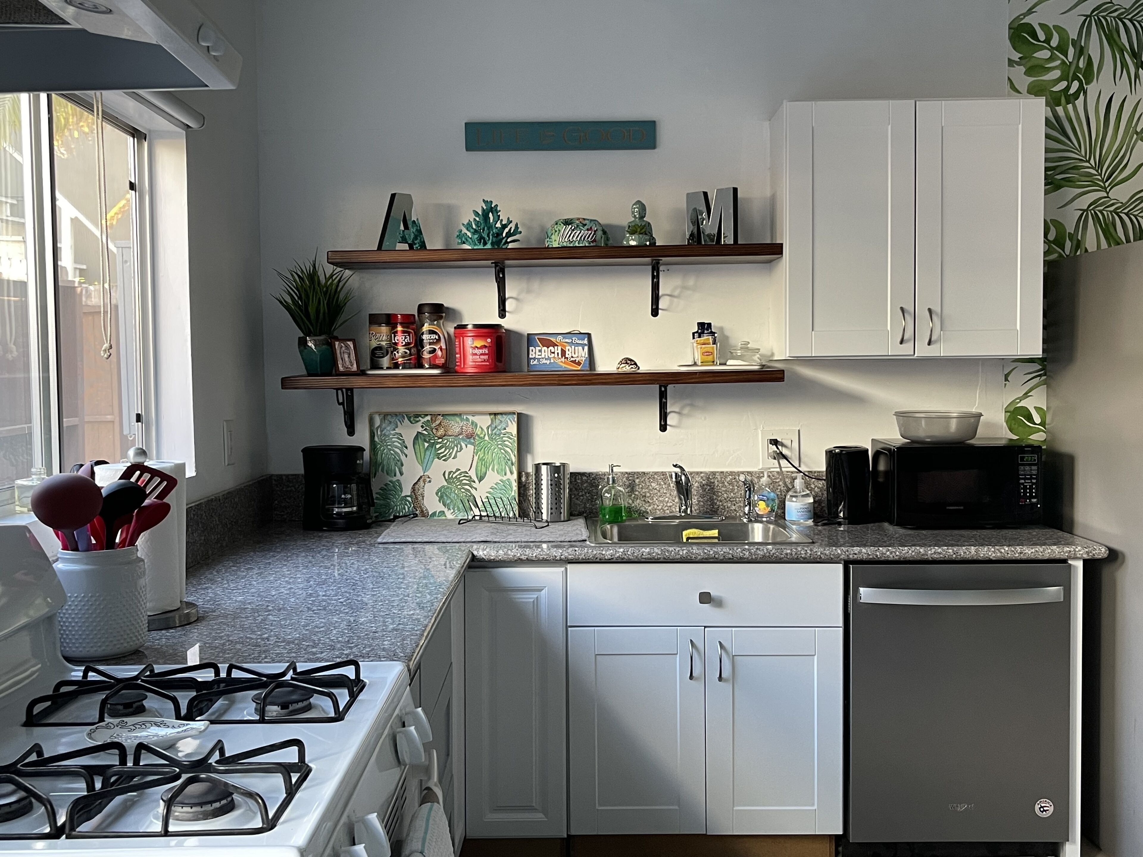 Beach style guesthouse in West Hollywood