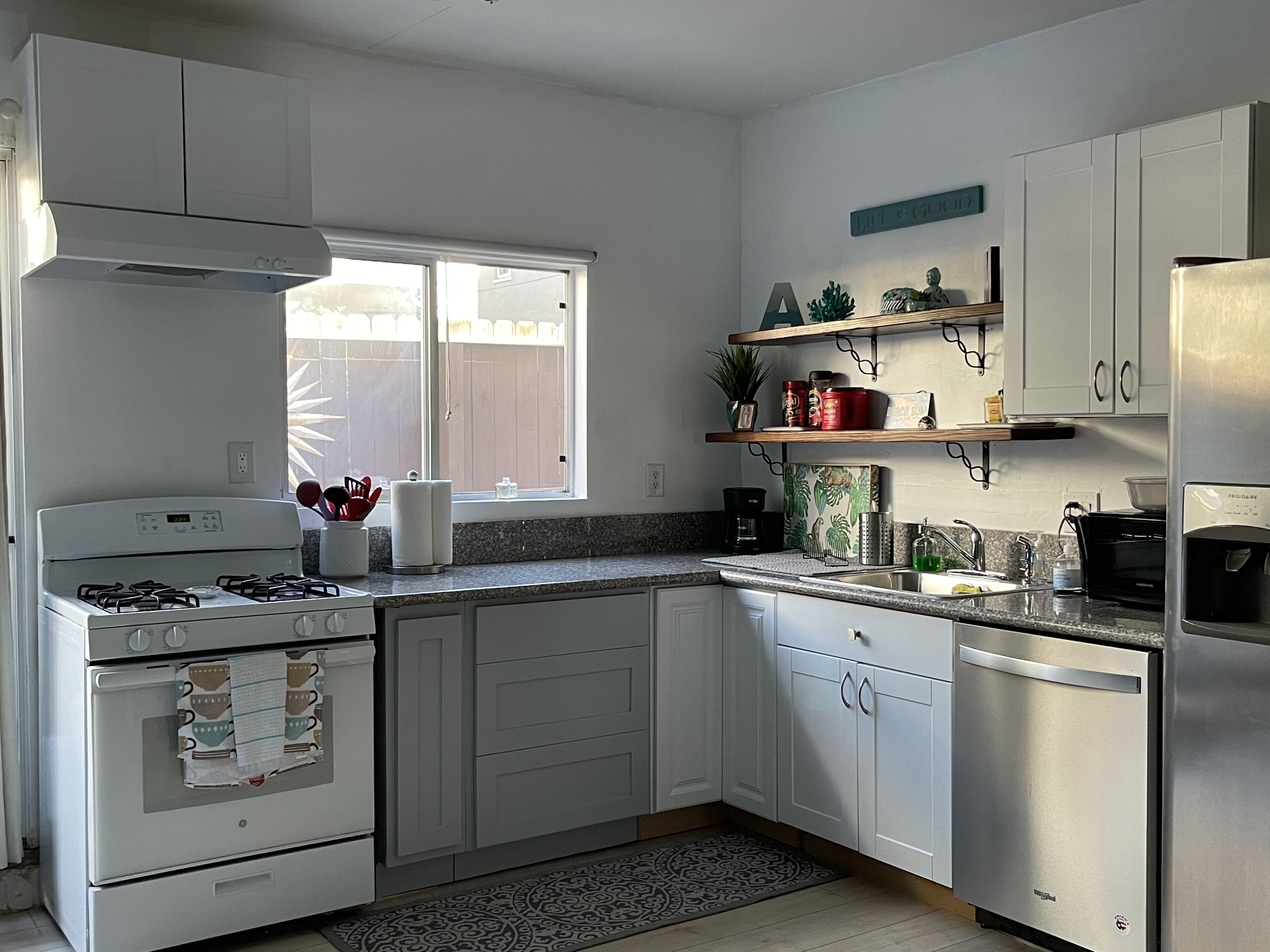 Beach style guesthouse in West Hollywood