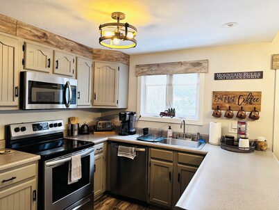 Cozy, relaxing condo overlooking Whiteface Club Resort near Jackrabbit trail.