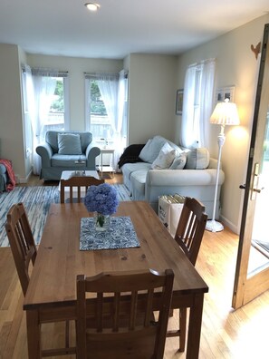 Smart TV - Walk to the Beach! (Middletown)