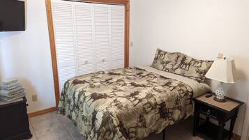 2 bedrooms, desk, free WiFi, bed sheets