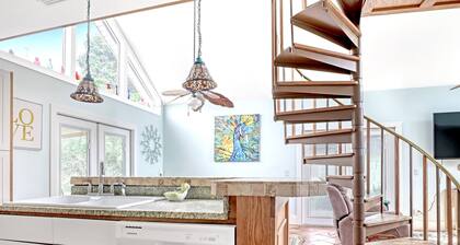 Tropical Chalet w/ 3 King Bedrooms. 3 patios, and an Above-Ground Pool!