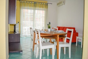 Dining - Prestige - Stella Marina - Apartment with terrace and sea view (Pineto)
