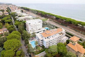 Exterior - The Holiday Rendez Vous Residence is located in the heart of the town of Pineto, just a short walk from the beach and the main street. Apartment 39, on the ARIA floor, on the third floor from the Residence's main entrance, is also accessible (Pineto)