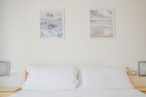 2 عدّة غرف نوم وواي فاي وملاءات أسرّة