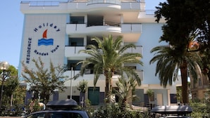 A multi-story building with balconies and a large sign reading "Holiday Residence Vendez". - Holiday Rendez Vous 40 - Third floor apartment with side sea view (Pineto)