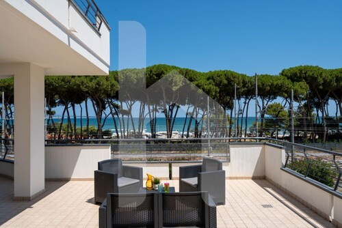 Holiday Rendez Vous 20 - First floor apartment with terrace facing the sea