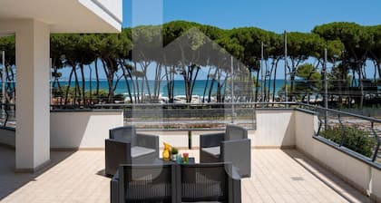 Holiday Rendez Vous 20 - First floor apartment with terrace facing the sea