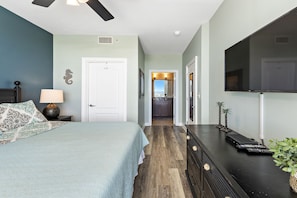 3 bedrooms, desk, iron/ironing board, free WiFi