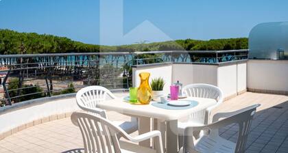 Holiday Rendez Vous 55 - Fourth floor apartment with side sea view