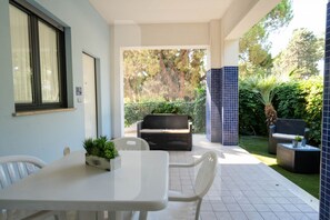 Outdoor dining - Holiday Rendez Vous - Ground floor apartment with garden (Foggetta)