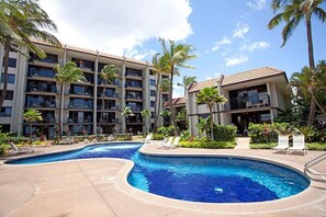 Pool - Maui Condo right across from the Beach! (Kihei)