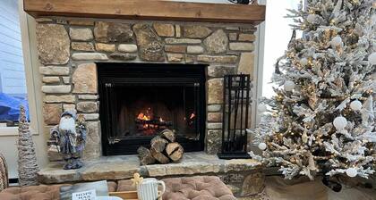 Summer Rates for Last Minute Bookings! Ellison Bay with Stunning Lake Views!