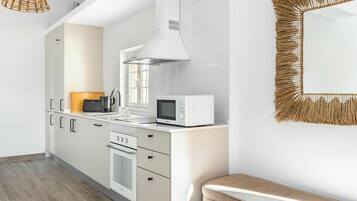 Microondas, horno, lavavajillas y tostadora