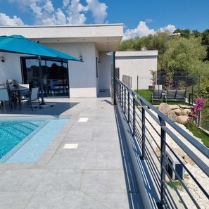 Outdoor dining - Lecci de Porto Vecchio : Villa, heated swimming pool 6 mn from Saint Cyprien beach (Porto Vecchio)