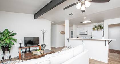 Recently remodeled and cute as a button! *Military Friendly*