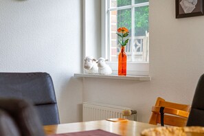 Unclassified image, 5 of 31, button