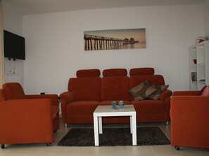 Televisión, reproductor de DVD y estéreo 