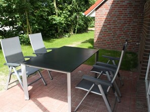 Unclassified image, 4 of 21, button