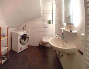 Unclassified image, 5 of 18, button - Hummel Hummel - Dog-friendly vacation apartment (70sqm) for 4 people with garden (Krummhörn)