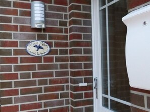 Unclassified image, 2 of 21, button - Blaue Möwe - Detached vacation home (100sqm) for 6 people with garden, fireplace, (Norden)