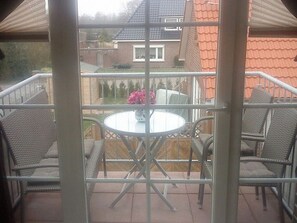 Unclassified image, 4 of 20, button