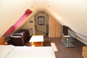 2 habitaciones, tabla de planchar con plancha y wifi