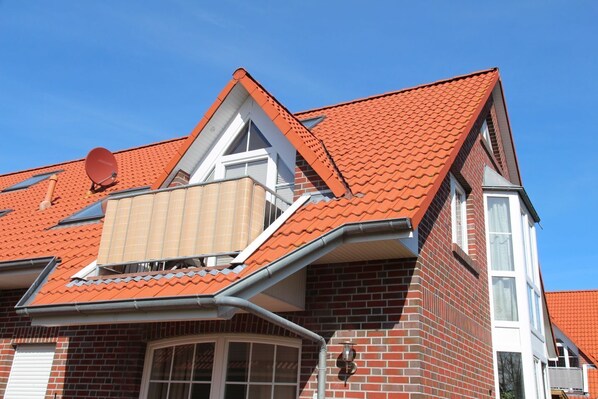 Unclassified image, 1 of 20, button