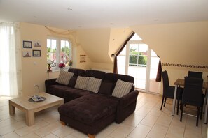 Unclassified image, 4 of 20, button