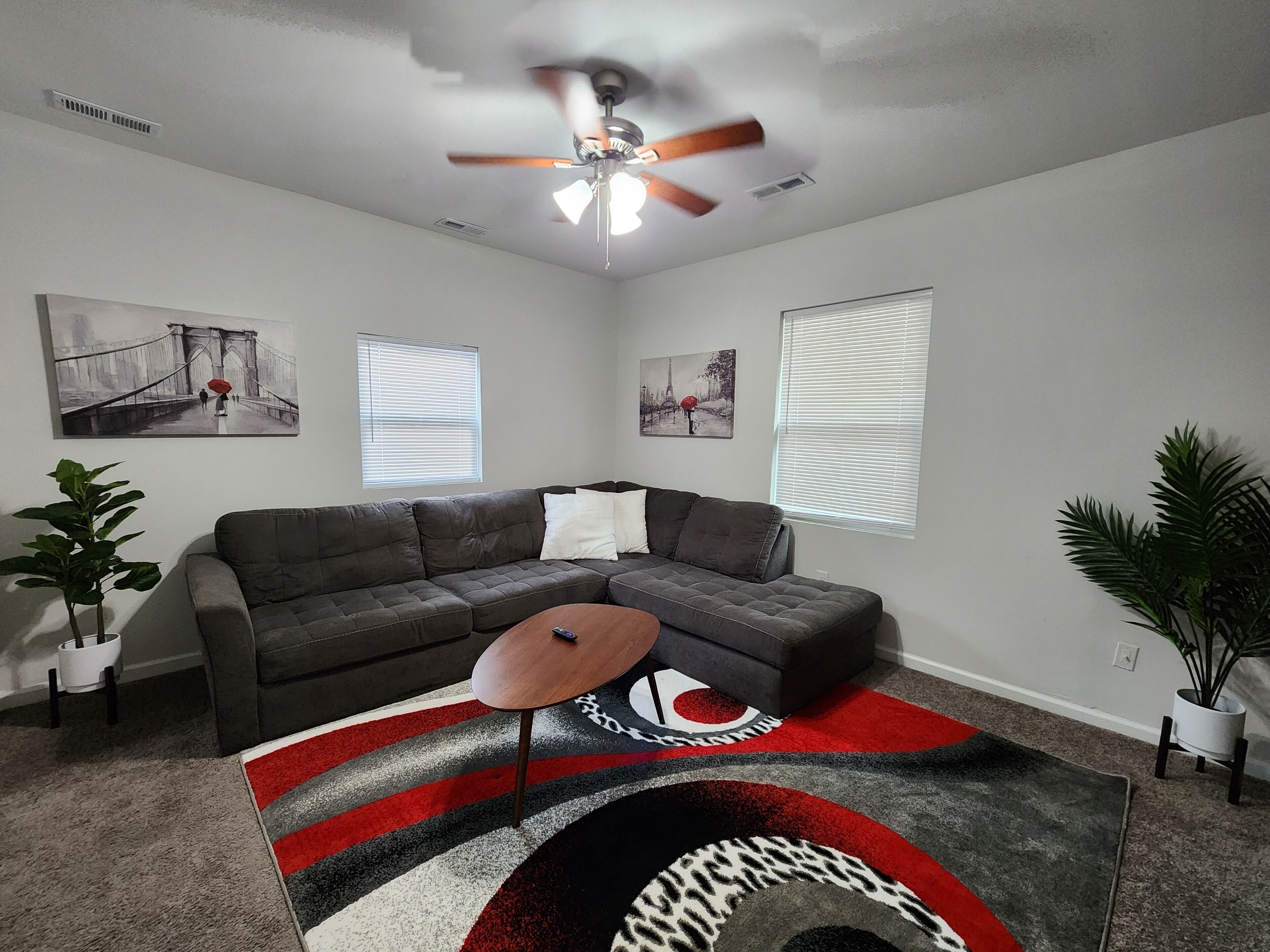 Unit C - Clean Cozy Comfy Midtown Retreat 5 min to Airport