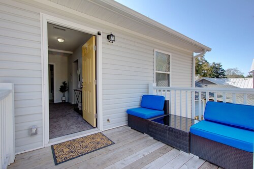 Fabulous Retreat! Centrally located. Quiet & Cozy! Sleeps 4. Hi Sp Wifi & more.