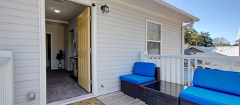 Fabulous Retreat! Centrally located. Quiet & Cozy! Sleeps 4. Hi Sp Wifi & more.