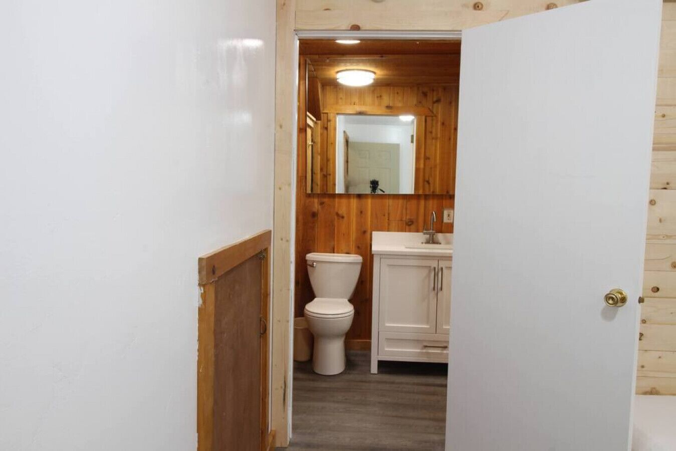 Yellowstone Lookout Lodge