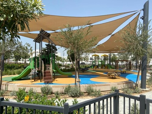 Holiday Home - 4 Bedroom Villa - Near All Dubai Attraction