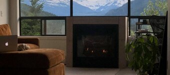 Amazing Views, Hot tub & Slopeside