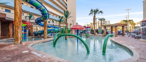 Piscine couverte, piscine extérieure