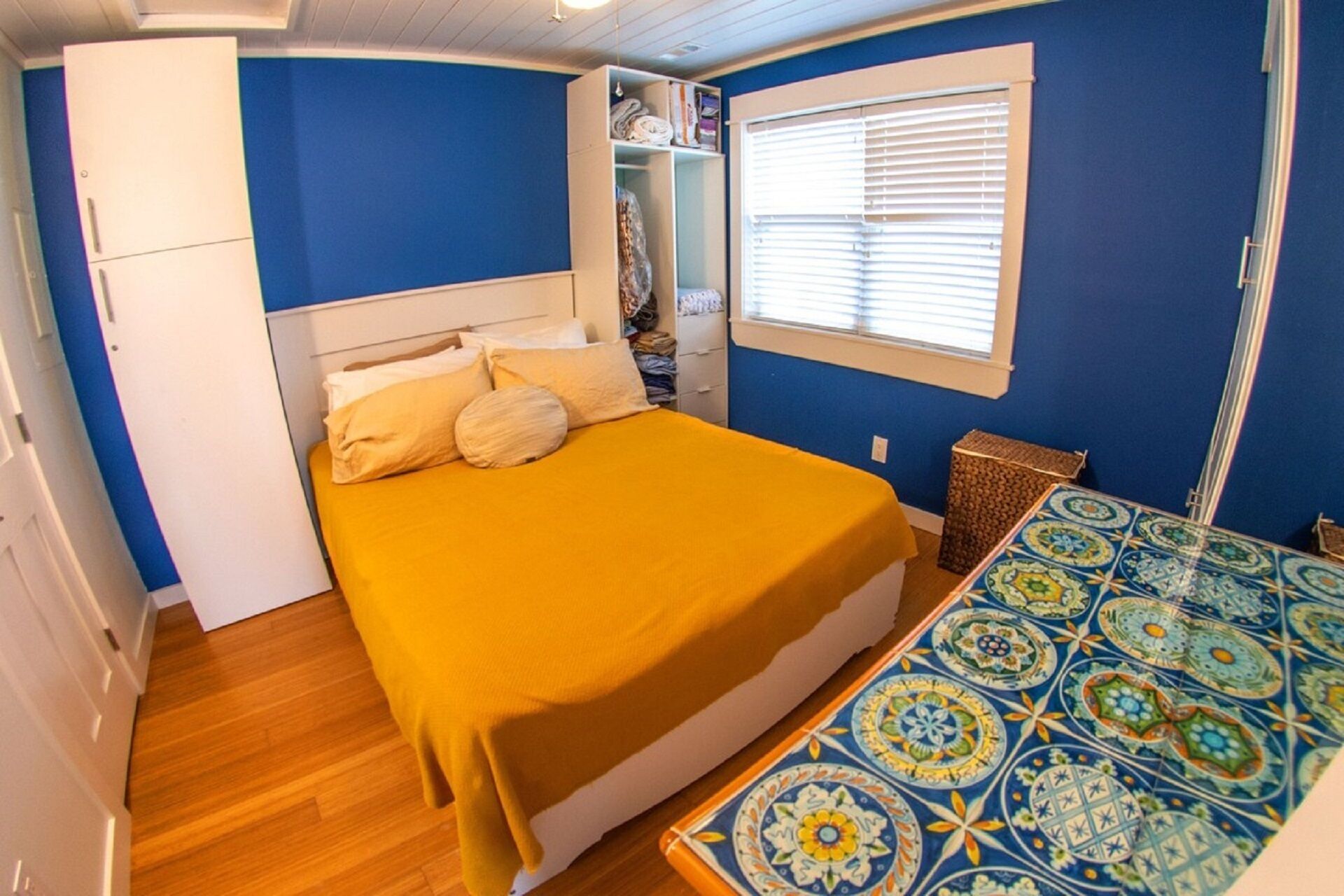 Art Deco Wrightsville Beach Island Condo Sleeps 1-4 Adults 1.5 Bathrooms