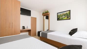 Deluxe Room | Premium bedding, down comforters, individually decorated, free WiFi