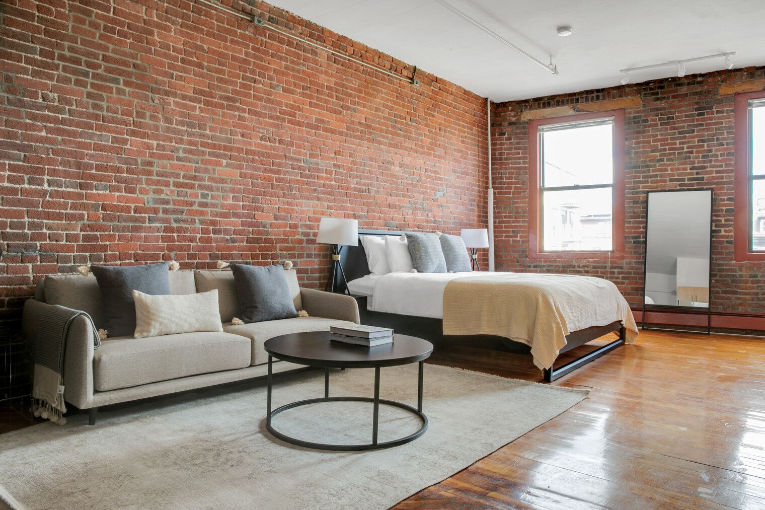 Furnished South End Studio w/ Gym, W/D & Pool