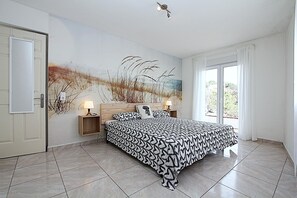 5 Schlafzimmer, Bügeleisen/Bügelbrett, WLAN