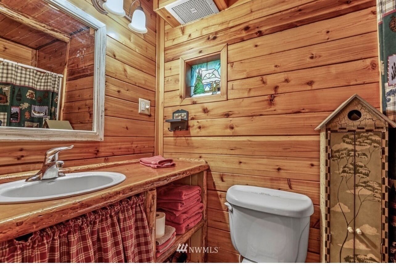 Serene Sky Cabin in Castle Rock. 1bed/1bath + a loft , private, pet friendly 
