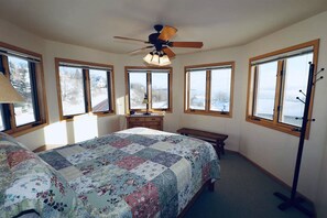 3 chambres, bureau, fer et planche à repasser, Wi-Fi gratuit