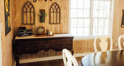 Spacious cottage convenient to Dahlonega, wineries & outdoor adventures!