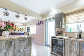 Kitchen - Modern 3BR/2BA Home with Pool in Miami Oasis (Miami)