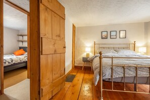 2 habitaciones, tabla de planchar con plancha, internet y ropa de cama 