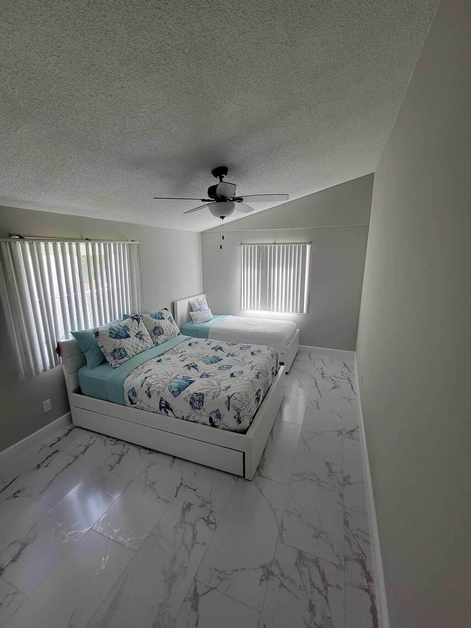 Cozy ocean retreat on canal (Pet Friendly)