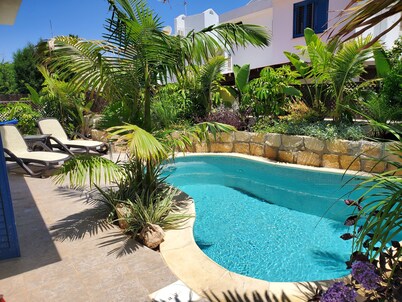Villa - Sleeps 6, free parking & heated pool